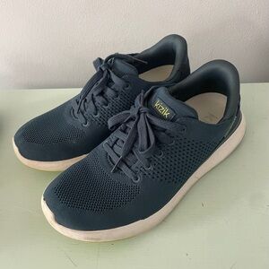 KIZIK Lima Slip On Sneakers Blue Women’s Size 9